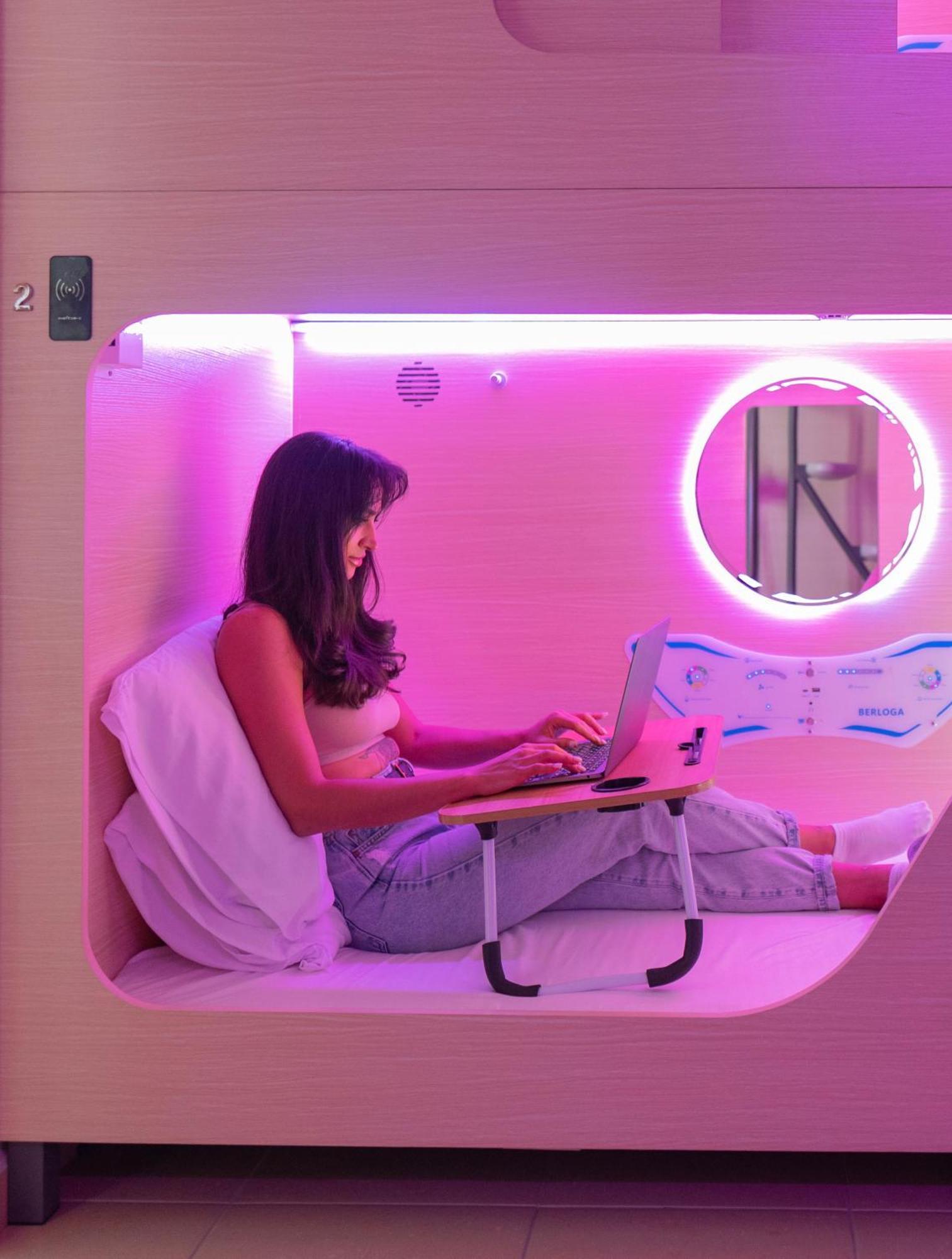 Berloga Capsule Jbr Hotel Dubai Ngoại thất bức ảnh